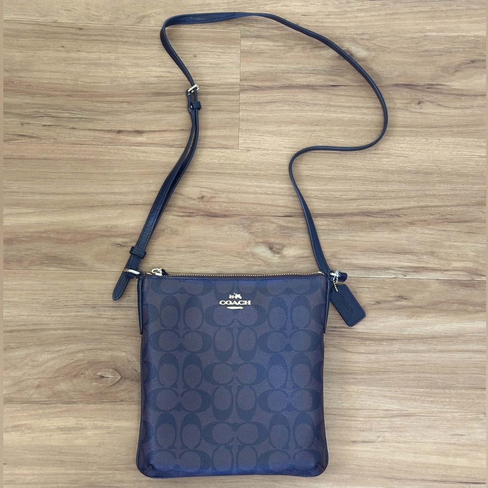 Coach Signature Mini Style Encore Crossbody bag